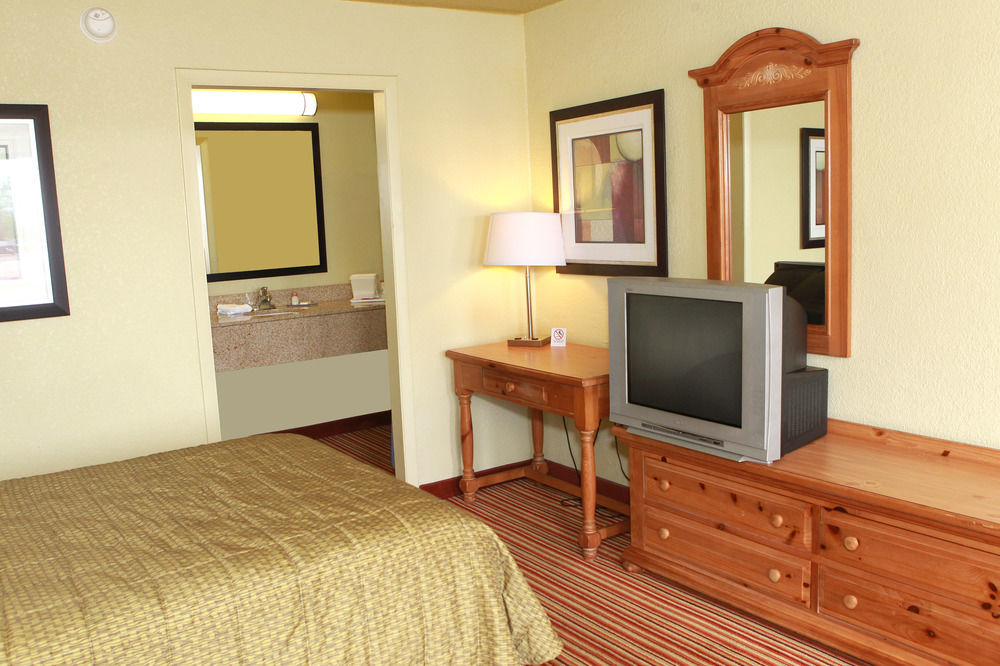 Suite Dreams Hotel Mattoon Exterior photo