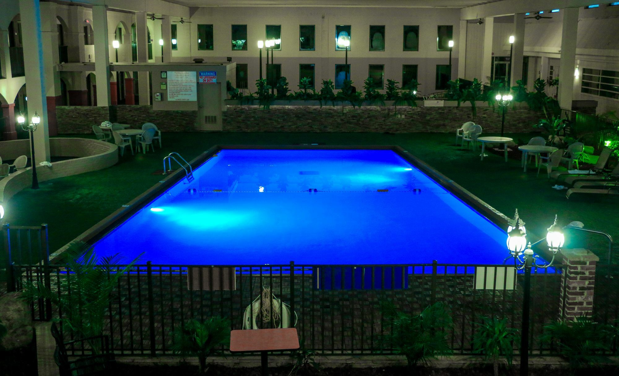 Suite Dreams Hotel Mattoon Exterior photo