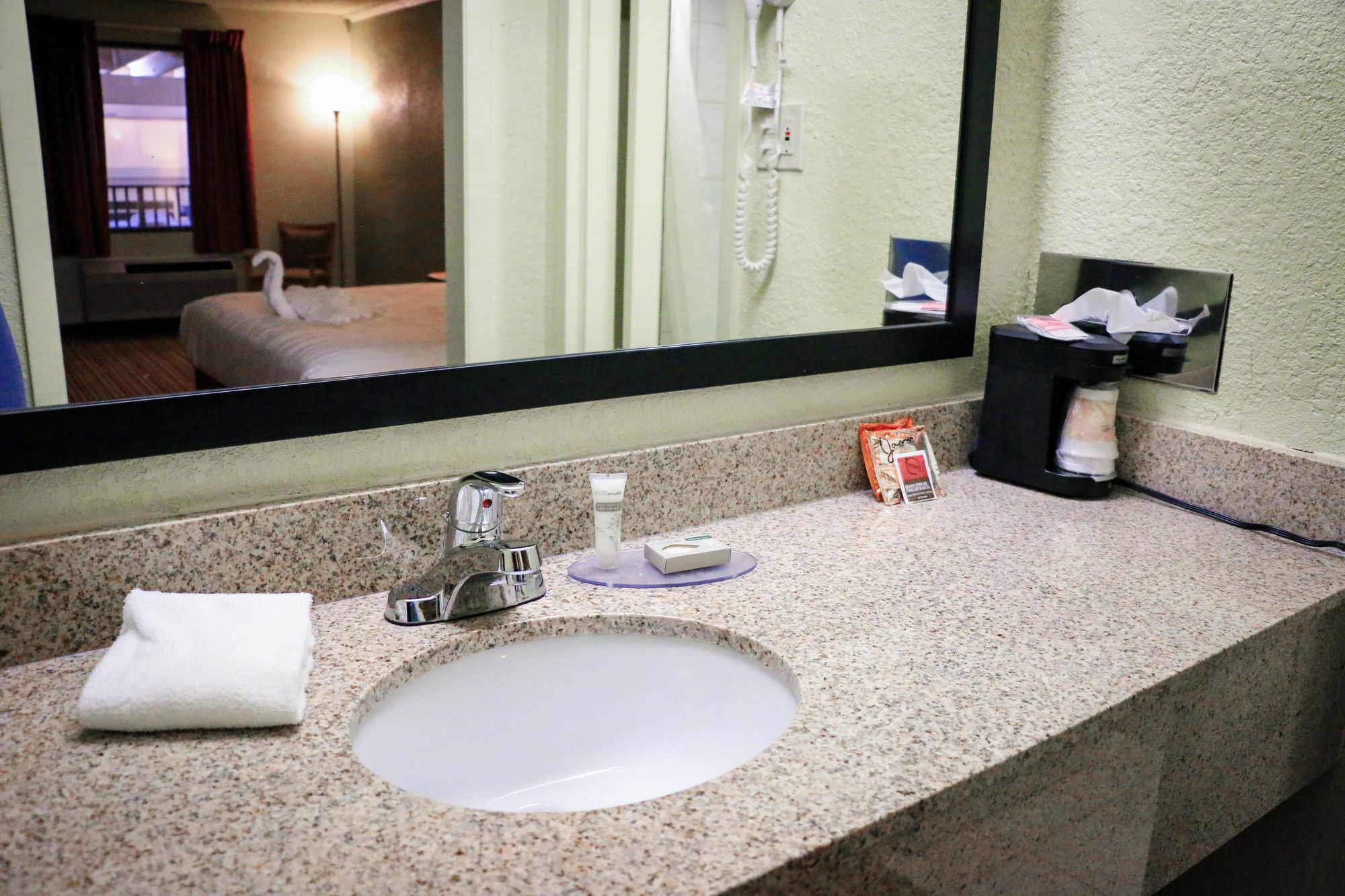 Suite Dreams Hotel Mattoon Exterior photo